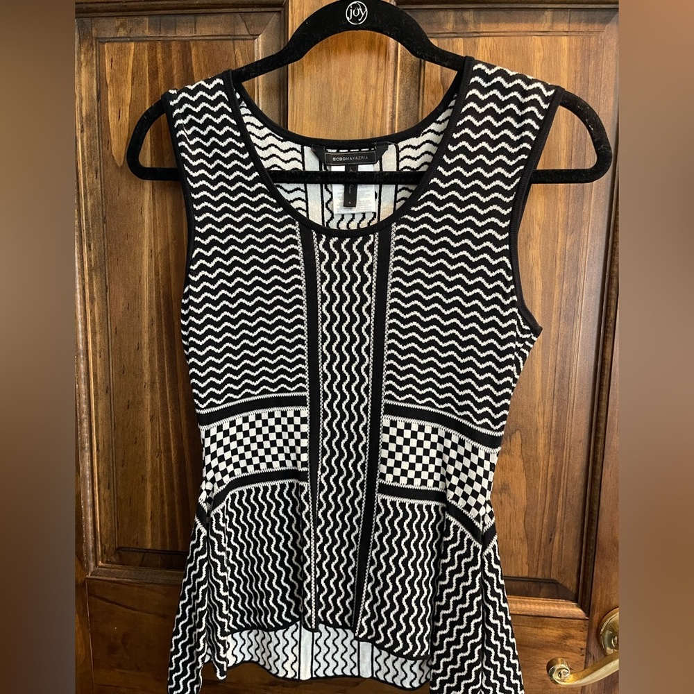 BCBG  Black and White Patterned Women's Top